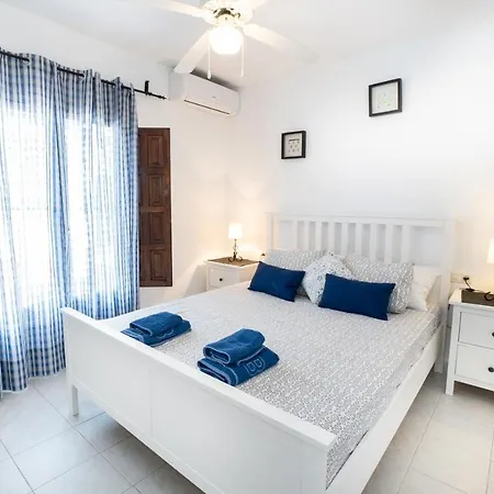 Nueva 71 Menyber Ferienhaus *