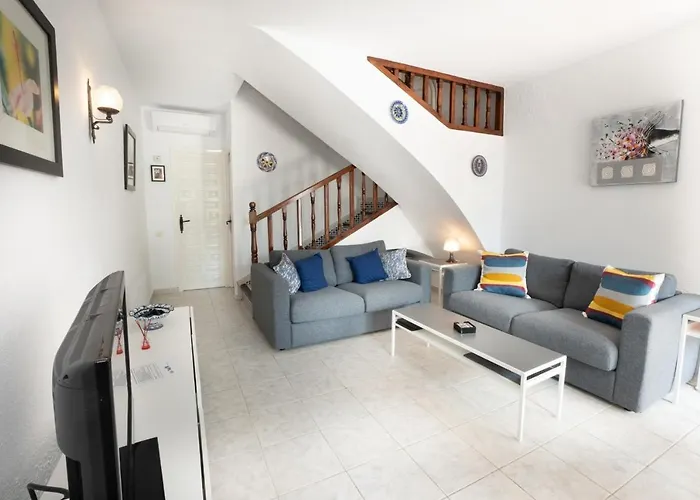 Сasa de vacaciones Nueva 71 Menyber *